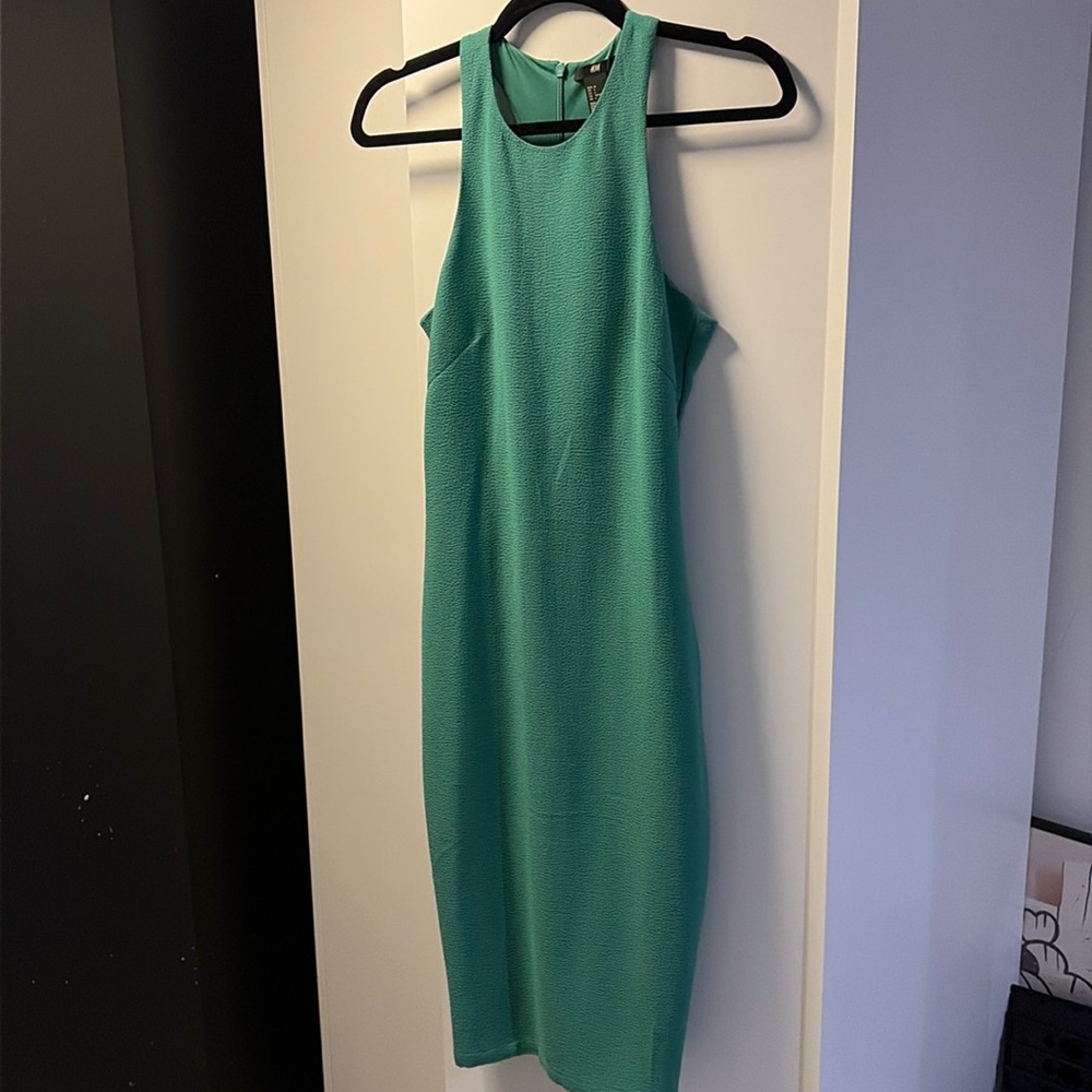 H&M midi flattering dress